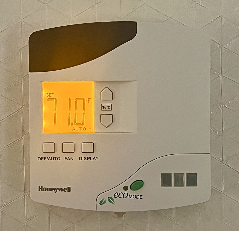 Honeywell E528 Smart Digital Thermostat.jpg
