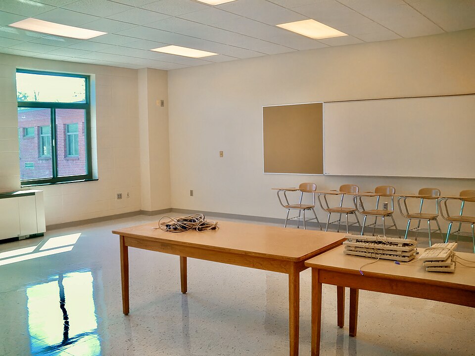 A high school classroom in North Carolina 04.jpg