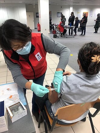 Volunteers helping serve the Wiesbaden Community (6623597).jpg