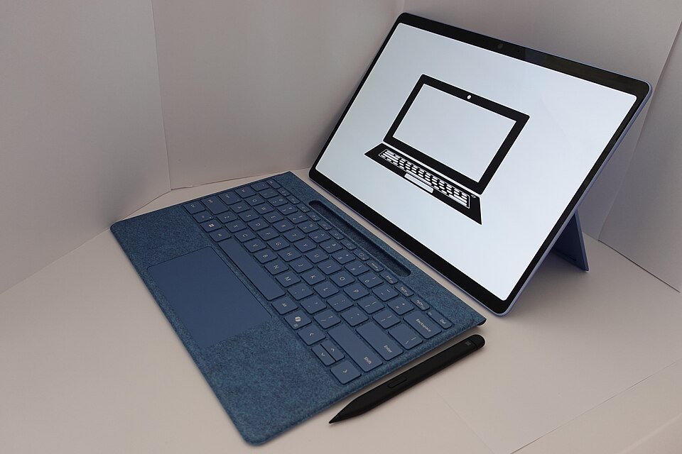 Tablet computer.jpg